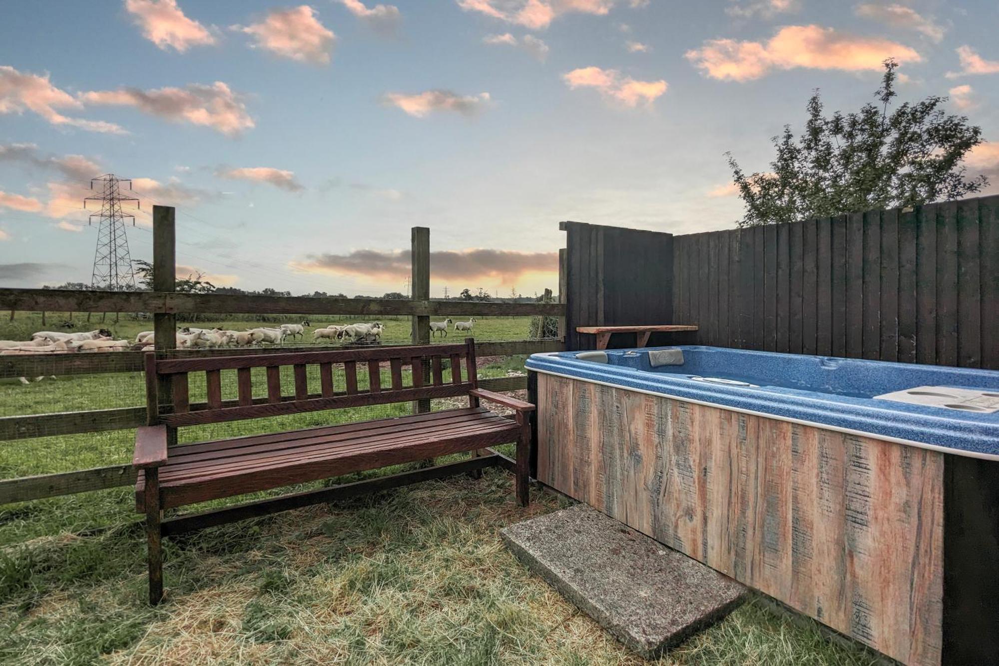 The Gilpin Farmhouse, Lake District Getaway Levens Extérieur photo