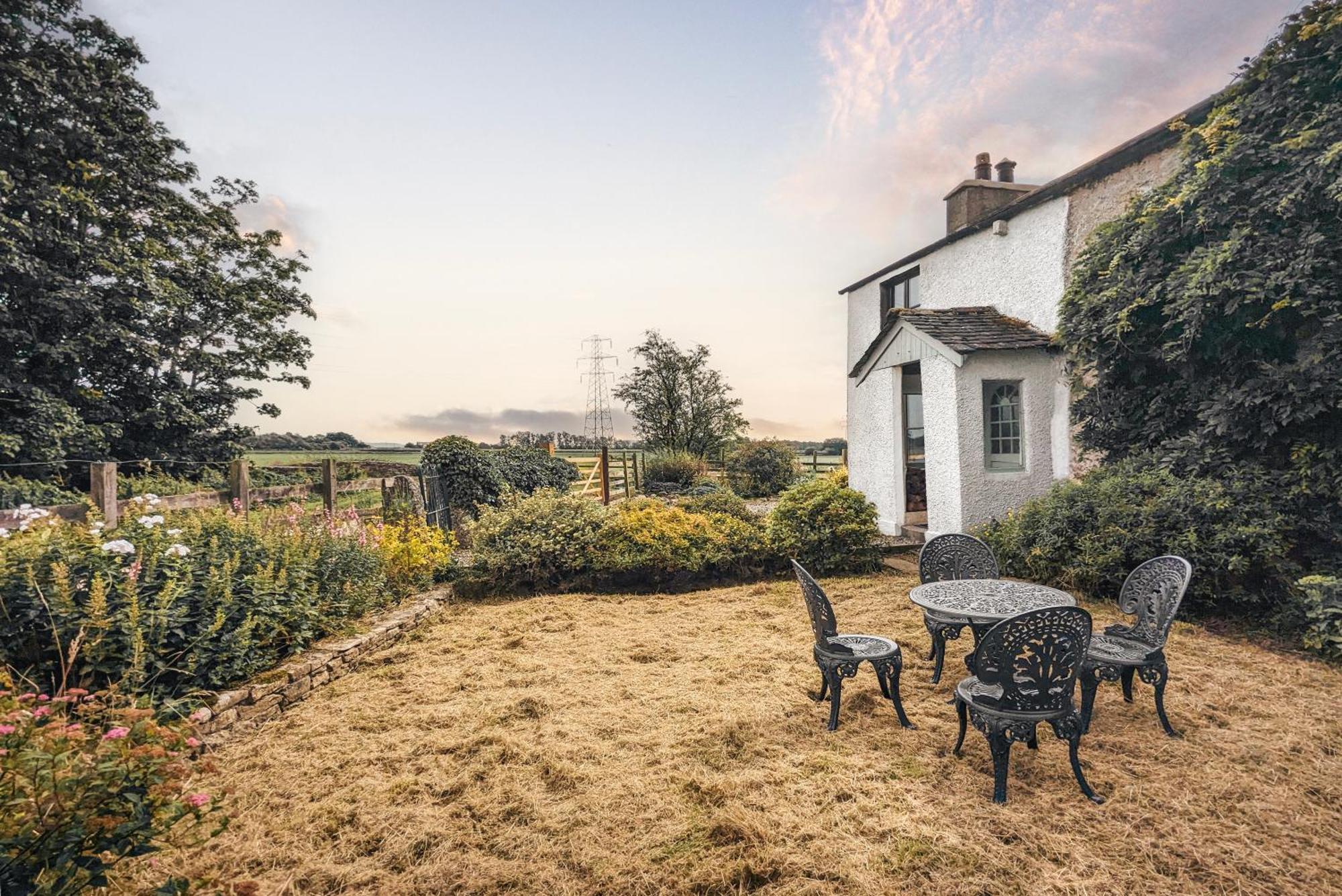 The Gilpin Farmhouse, Lake District Getaway Levens Extérieur photo